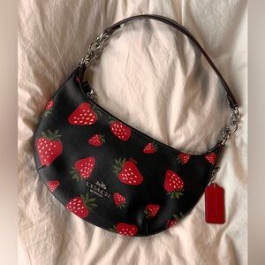 coach strawberry print shoulder bag